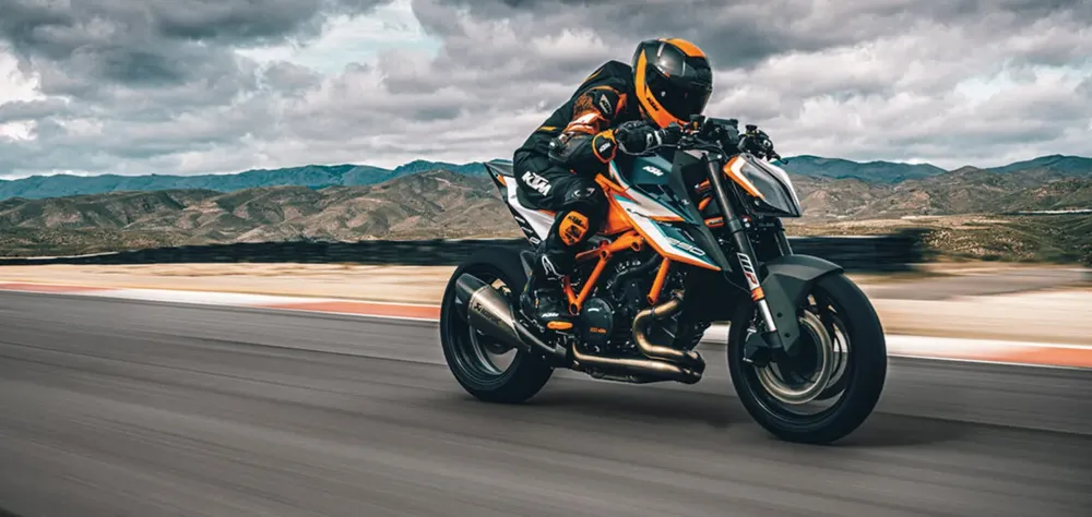 PORTADA-KTM-1290-Super-Duke-RR-2021-79-1200x800-1.jpg