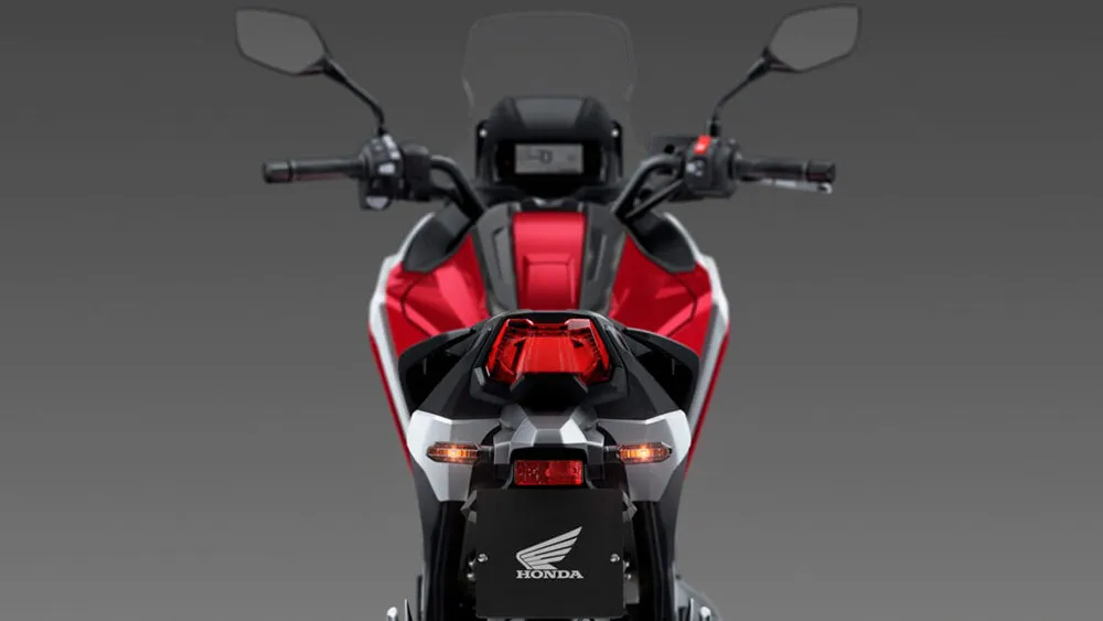 web-Honda-NC750X-2021-atras.jpg