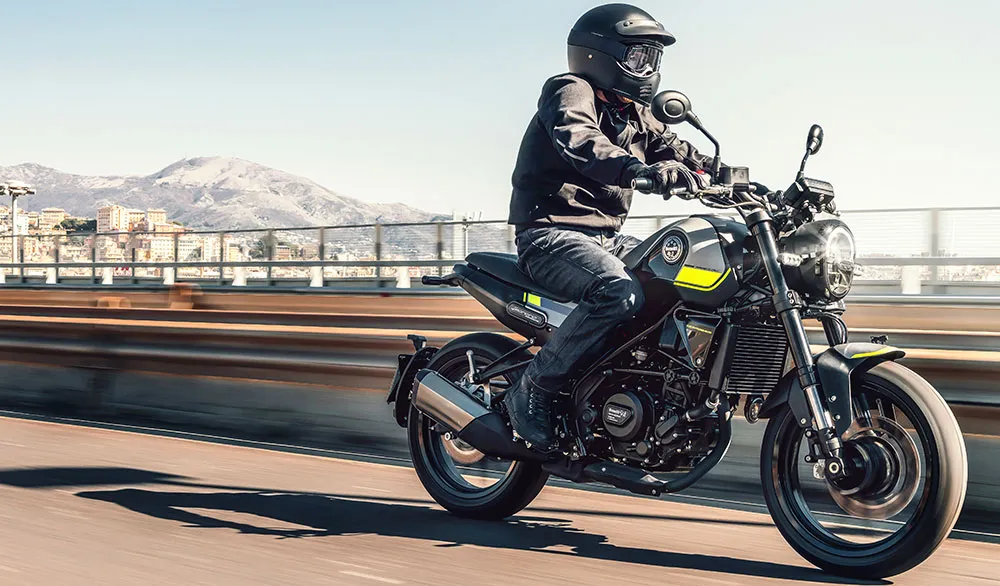 Lanzamiento oficial de la Benelli Leoncino 250