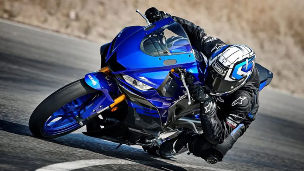 yamaha-250cc-inline-four-motorcycle-yzf-r25m-1-696x430-1.jpg